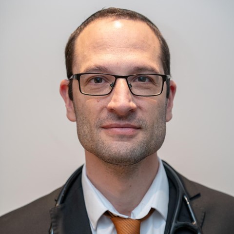 Dr Grant Pakter